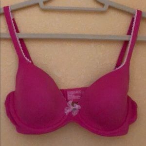 A pretty pink bra by Victoria’s Secret 36c